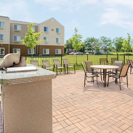 Baymont By Wyndham Green Bay Exterior photo